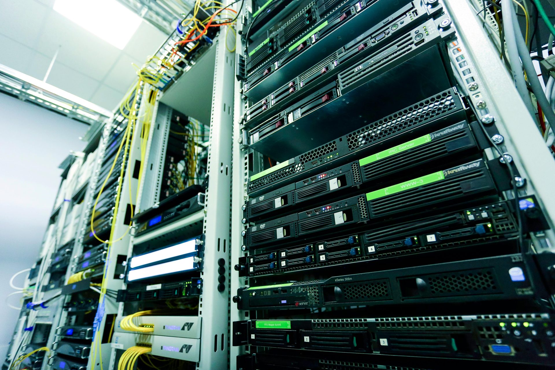 Equipment rack with structured cabling